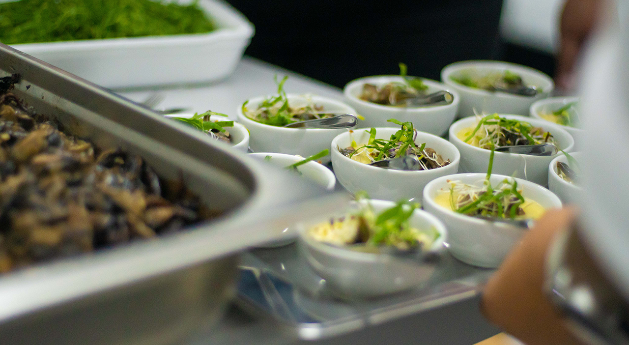 Serviço de buffet e bar próprio da CasaRN